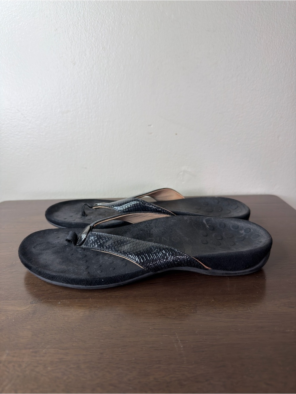 Vionic Hilda Black Thong Flip Flop Sandals Sz 8 Womens